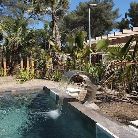 Eden, Ac, Pool And At 500m شقة *